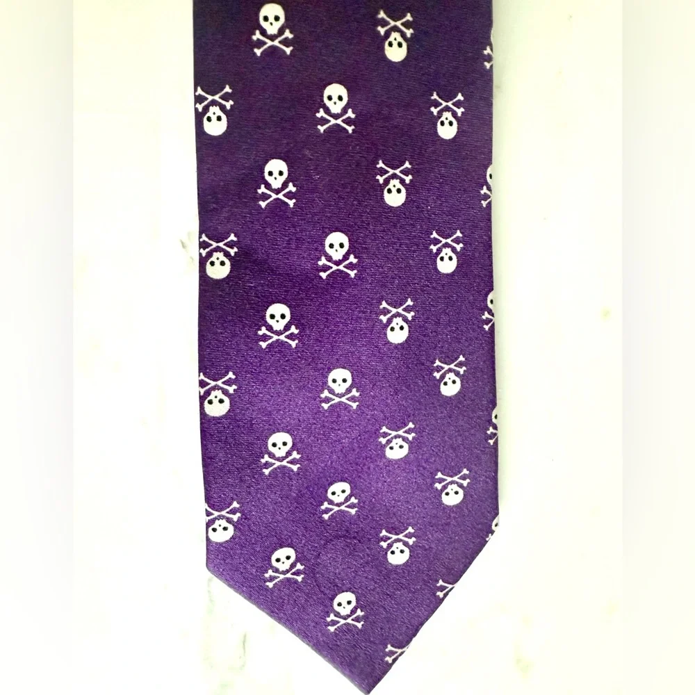 GAP Kids Boys Tie Purple Skull and Crossbones Tie Halloween 👻 Formal Dress Tie